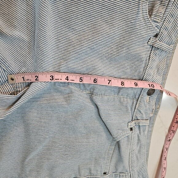 Croft & Barrow Women's Striped Casual Denim Shorts Size 12 Blue & White Stripe - Picture 7 of 8